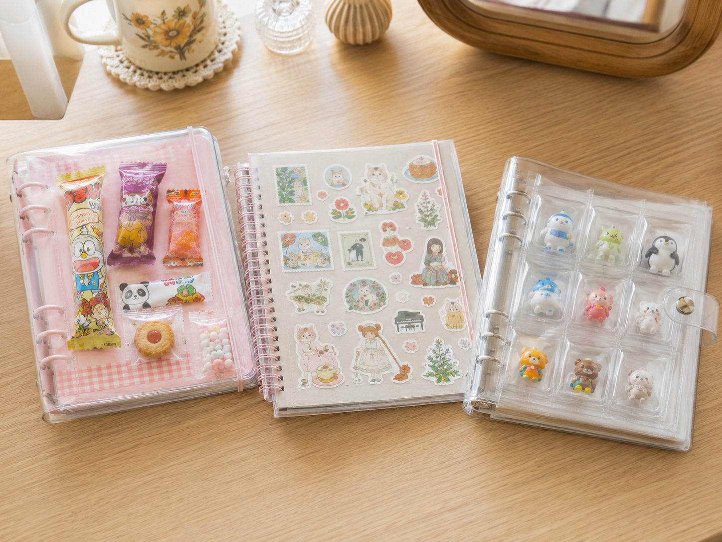 シール帳とガチャ帳とお菓子帳を並べて比較するイメージ